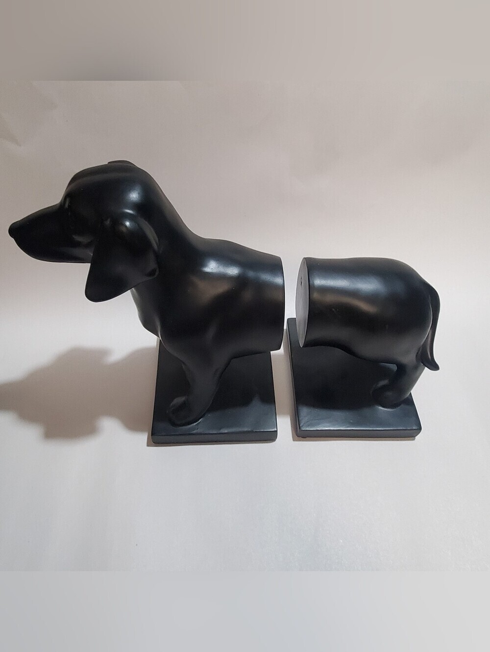 DACHSHUND SAUSAGE DOG BLACK BOOKENDS.